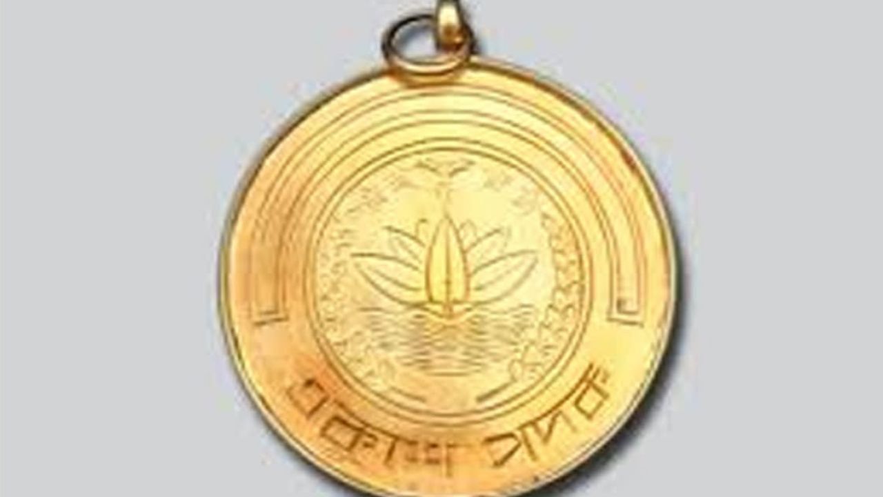 শিল্প ও সংস্কৃতিতে অবদানের স্বীকৃতি: আইয়ুব বাচ্চু ও ববিতাসহ ১০ গুণীজনকে একুশে পদক প্রদান