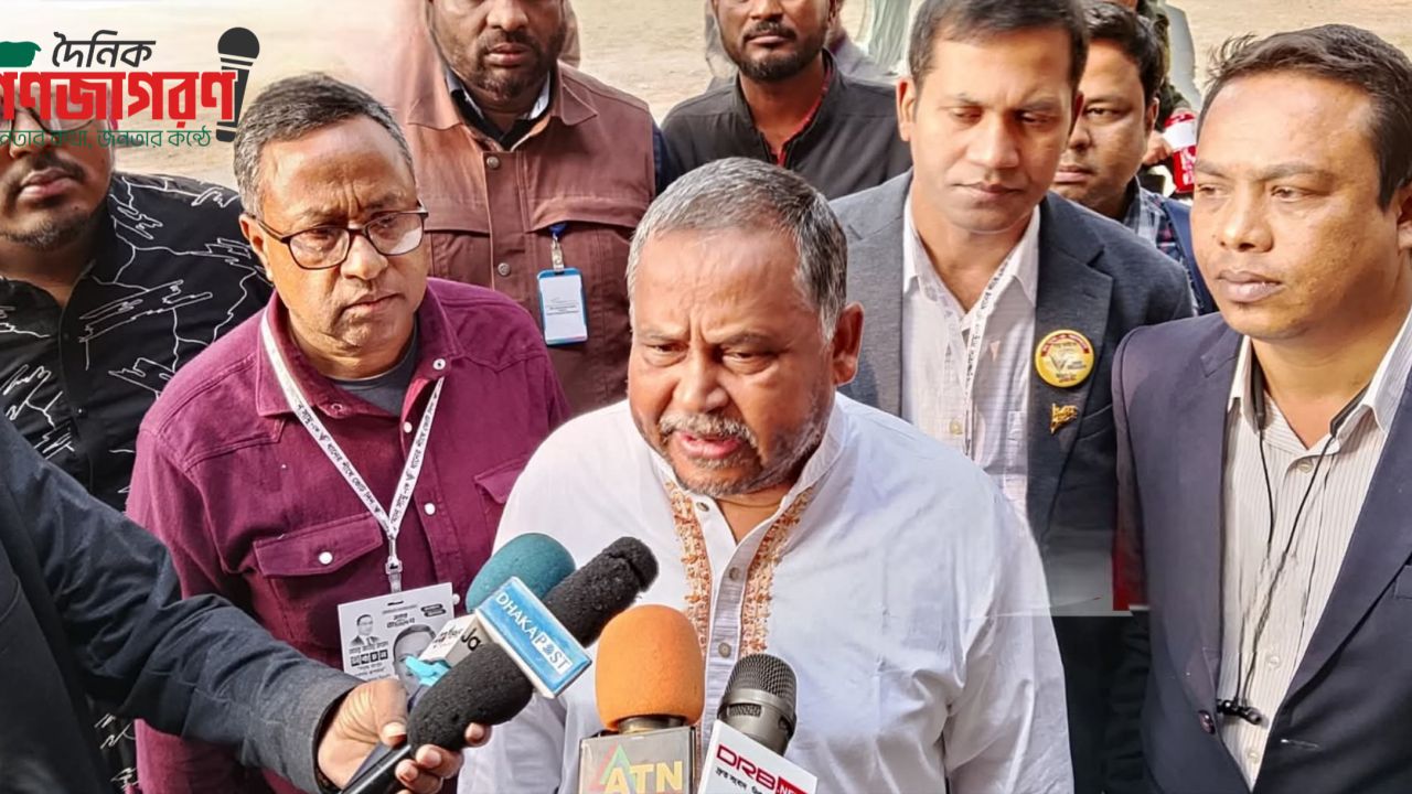 ভোটকেন্দ্রে নিরাপত্তা শঙ্কা: বোরকা পরা নারীদের বহন করা ব্যাগ তল্লাশির দাবি বিএনপি প্রার্থীর