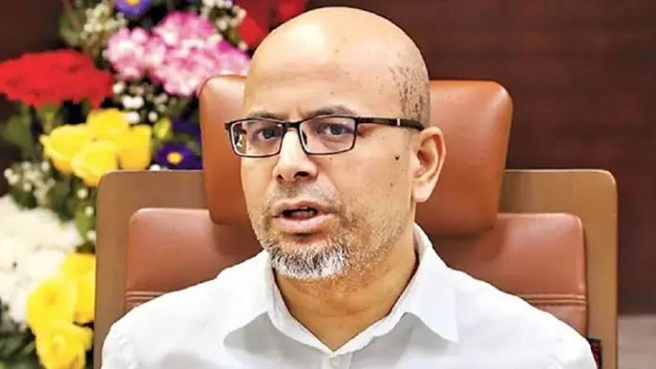 প্রধান উপদেষ্টার বিশেষ সহকারীর দেশত্যাগ কী জানালেন তিনি