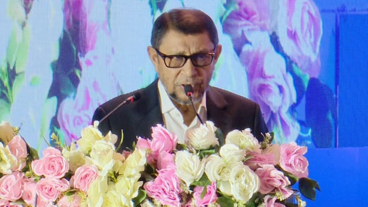 দেশের বৃহত্তর স্বার্থে চিকিৎসকদের রাজনীতিমুক্ত থাকার আহ্বান স্বাস্থ্যমন্ত্রীর